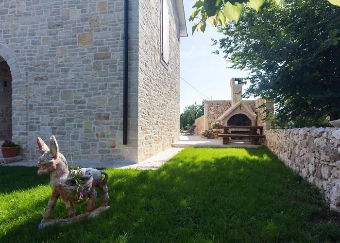 빌라 Stone House Iva