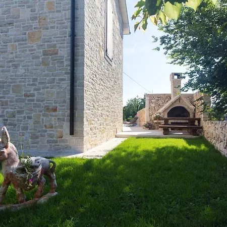 Вилла Stone House Iva