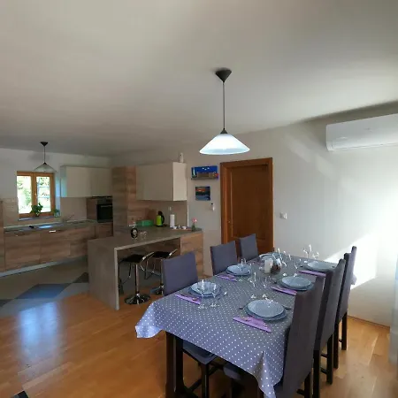 Stone House Iva *