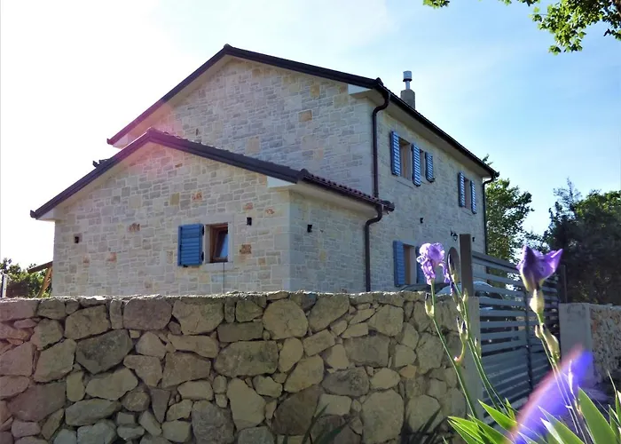 Stone House Iva
